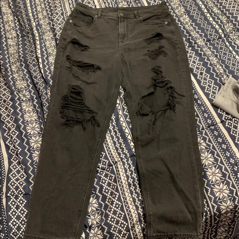 American Eagle straight leg distressed jeans